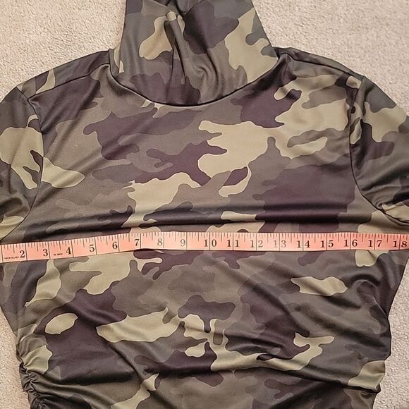 Boston Proper Camouflage Turtleneck Women's Top Sz Med - Picture 5 of 9